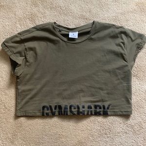 GYMSHARK cropped t-shirt
